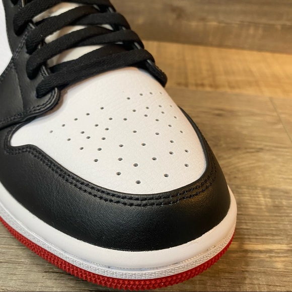 Jordan 1 Mid ‘Black Gym Red’ - Picture 8 of 9